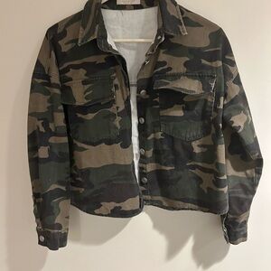 Active USA Camouflage Cropped Jacket in Green and Brown